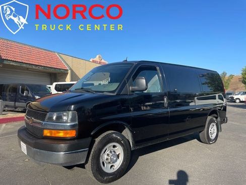 Used 2015 Chevrolet Express 2500 image 19