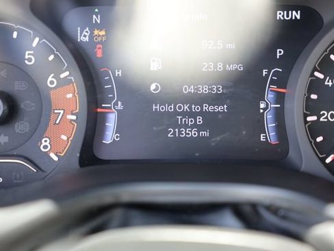 Used 2023 Jeep Compass Latitude w/ Sun and Sound Group AWD/4WD image 21