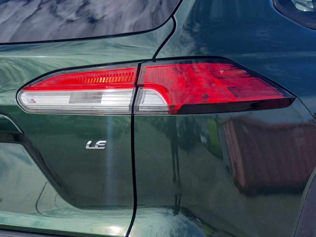 Certified 2025 Toyota Corolla Cross LE FWD image 28