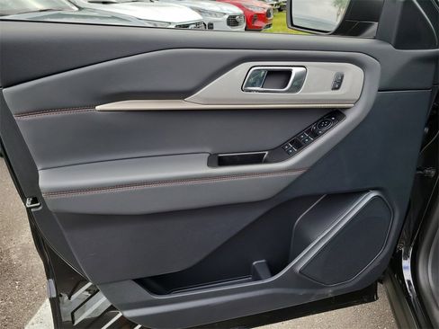 New 2025 Ford Explorer Active w/ Active Comfort Package image 15