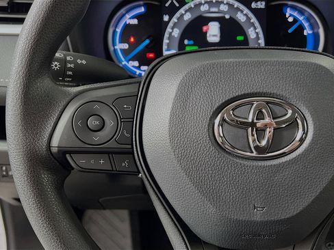 Used 2025 Toyota RAV4 LE image 19