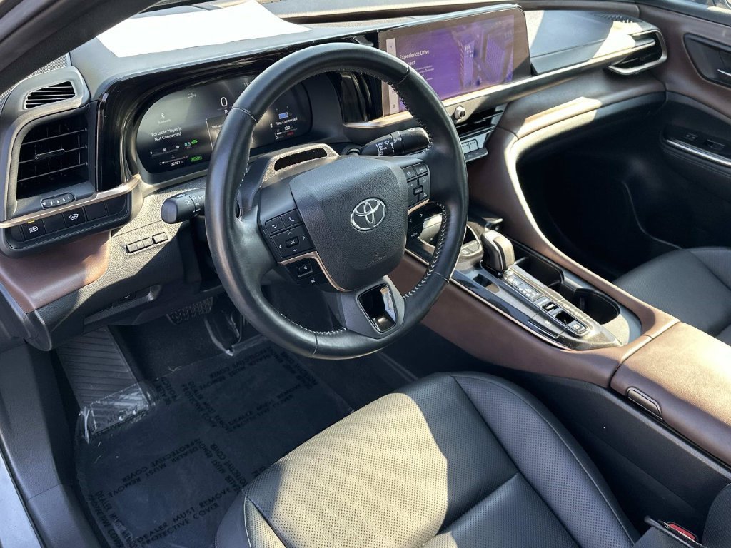 Used 2024 Toyota Crown AWD/4WD image 10