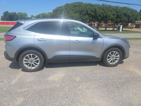 Used 2022 Ford Escape SE w/ Convenience Package FWD image 16