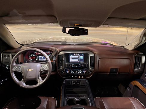 Used 2014 Chevrolet Silverado 1500 High Country w/ High Country Premium Package image 20