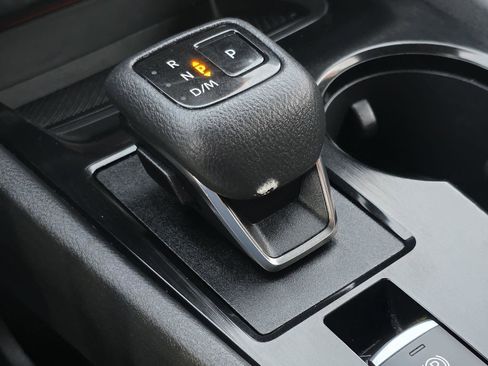 Used 2022 Nissan Rogue SV image 16