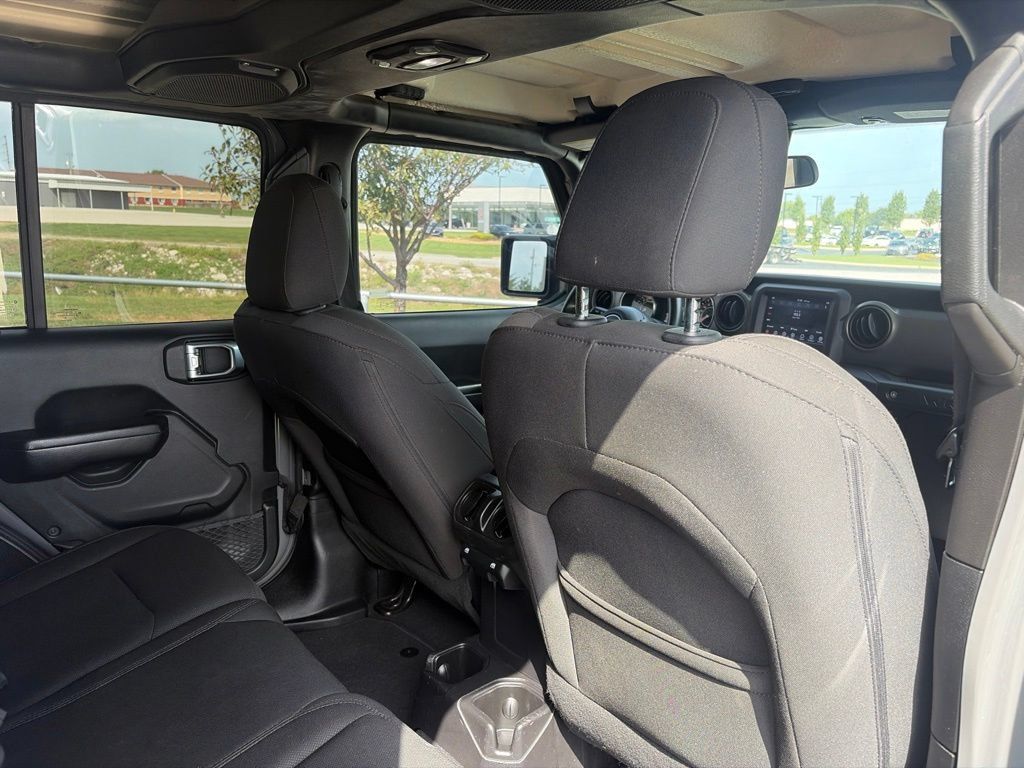 Used 2018 Jeep Wrangler Unlimited Sport S AWD/4WD image 29