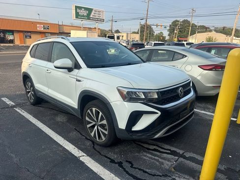 Used 2022 Volkswagen Taos SE AWD/4WD image 6