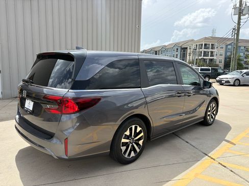 Used 2025 Honda Odyssey EX-L image 8
