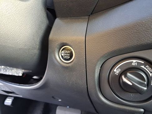 Used 2024 Nissan Frontier SV w/ Hardbody Edition AWD/4WD image 18