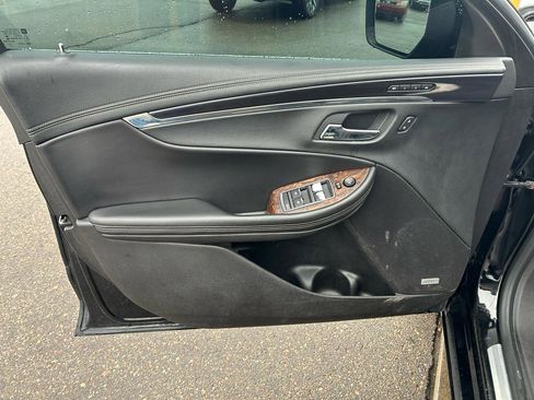 Used 2015 Chevrolet Impala LTZ FWD image 14