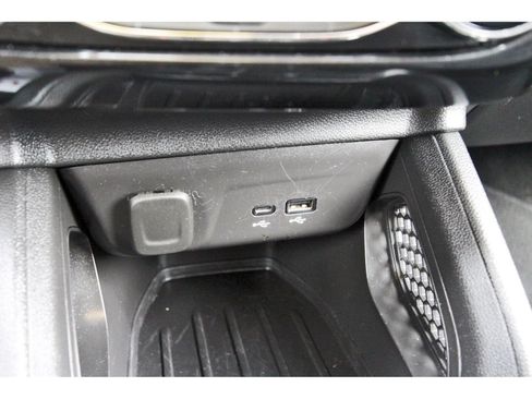 Used 2025 Chevrolet TrailBlazer LT FWD image 28