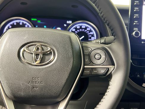Used 2023 Toyota Camry XLE image 19
