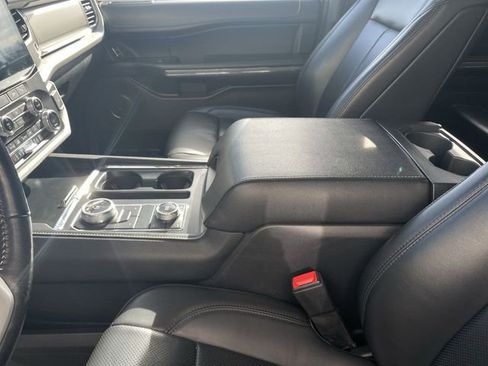 Used 2023 Ford Expedition Max XLT image 21