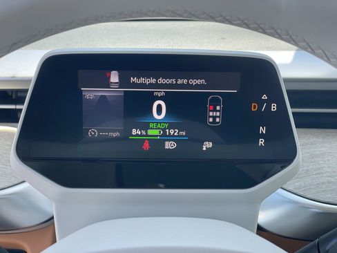 Certified 2025 Volkswagen ID. Buzz 1st Edition RWD image 18