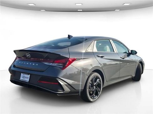 New 2026 Hyundai Elantra Sport FWD image 10