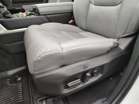 Used 2023 Toyota Sequoia Limited image 17