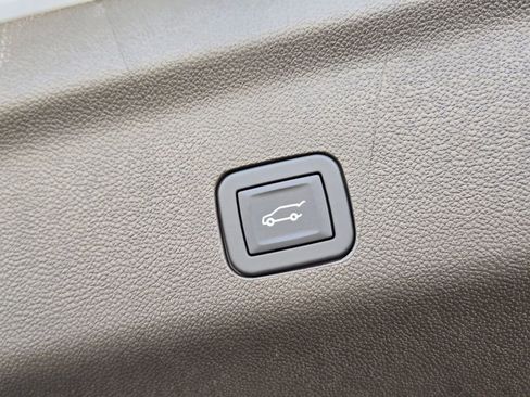 New 2026 Cadillac Escalade ESV Luxury image 33