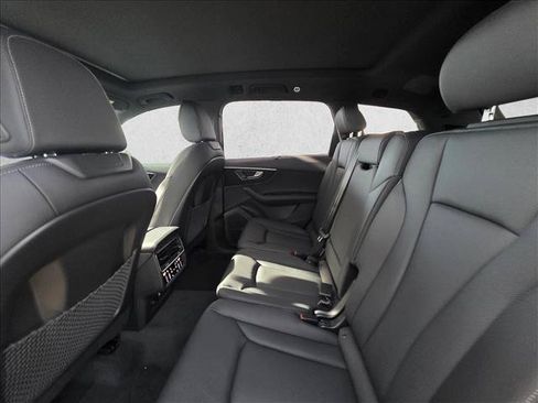 New 2026 Audi Q7 3.0T Premium Plus AWD/4WD image 18