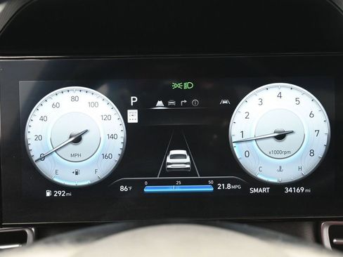 Used 2024 Hyundai Elantra SEL FWD image 25