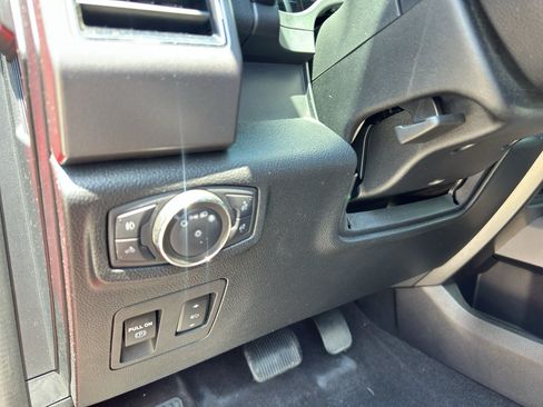 Used 2020 Ford F150 XLT w/ Equipment Group 302A Luxury AWD/4WD image 19