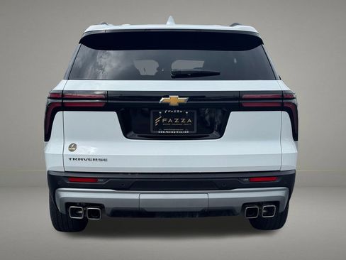 Used 2025 Chevrolet Traverse LT image 4