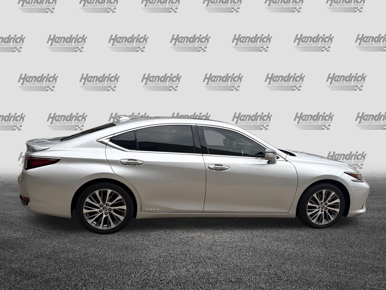 Used 2019 Lexus ES 300h w/ Premium Package FWD image 11