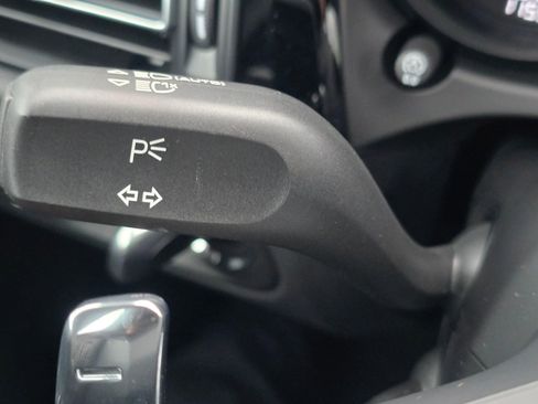 Used 2025 Porsche Macan image 39