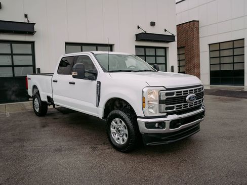 Used 2024 Ford F350 XLT image 4