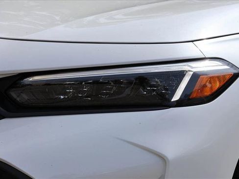 Used 2025 Honda Civic Sport image 10