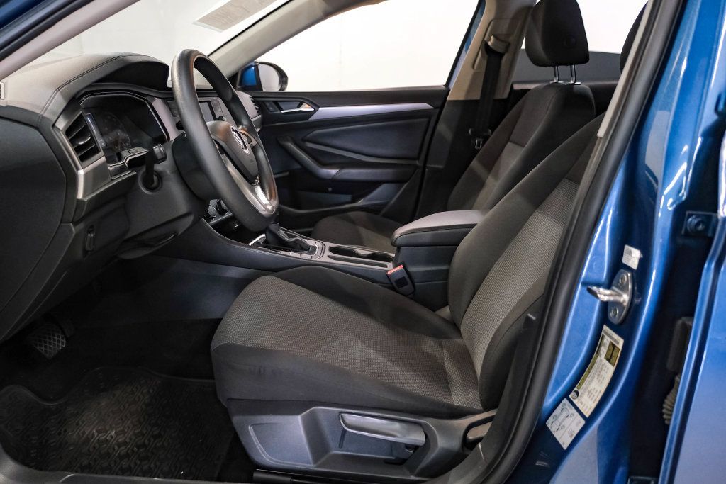 Used 2020 Volkswagen Jetta S w/ Driver Assistance Package FWD image 4
