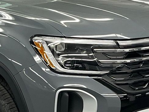 New 2026 Volkswagen Atlas Peak Edition image 44