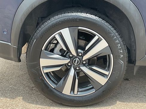 Used 2026 Nissan Rogue SL FWD image 7