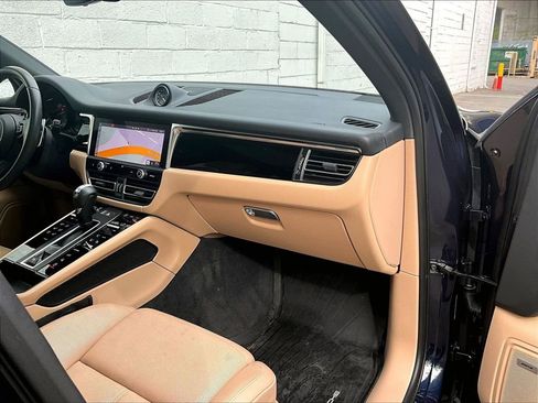 Used 2023 Porsche Macan AWD/4WD image 19