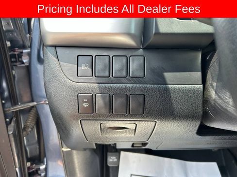Used 2019 Toyota Highlander LE FWD image 6