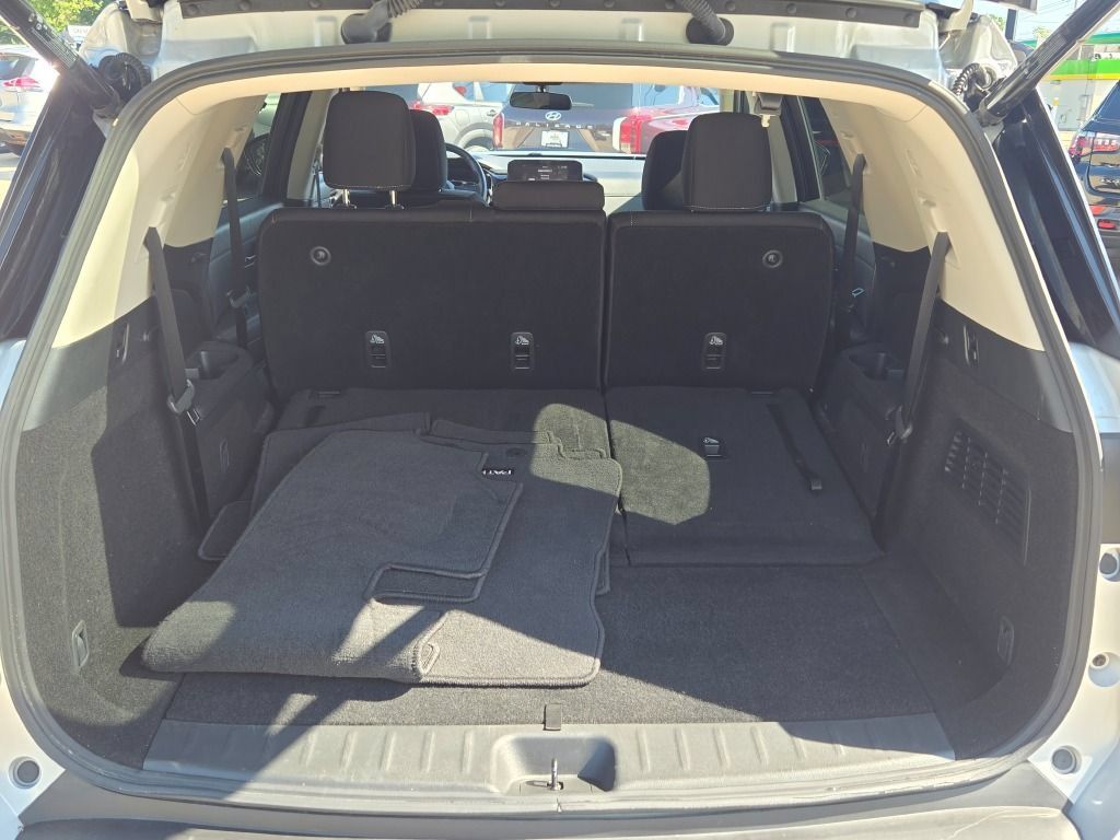 Used 2025 Nissan Pathfinder SV AWD/4WD image 14