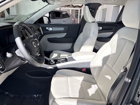 New 2026 Volvo XC40 B5 Plus w/ Protection Package Premier AWD/4WD image 9