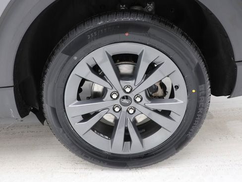 Used 2023 Ford Explorer XLT w/ Equipment Group 202A image 10