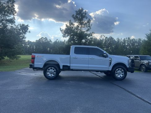 Used 2025 Ford F350 Lariat w/ Lariat Ultimate Package AWD/4WD image 7
