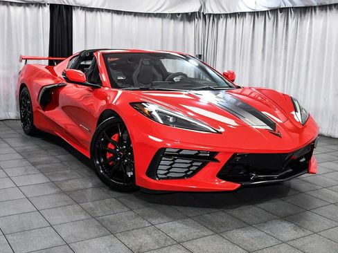 Used 2023 Chevrolet Corvette Stingray Preferred Cpe RWD image 3