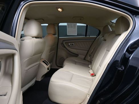 Used 2018 Ford Taurus SEL FWD image 13