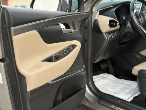 Used 2019 Hyundai Santa Fe AWD image 12