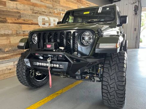 Used 2021 Jeep Gladiator Overland w/ Popular Equipment Package AWD/4WD image 8