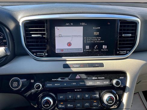 Used 2022 Kia Sportage EX w/ EX Technology Package image 9