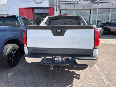 Used 2005 Chevrolet Avalanche Z71 w/ Sun And Sound Package AWD/4WD image 6