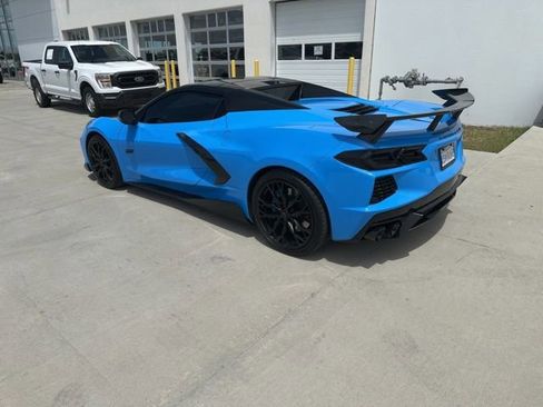 Used 2023 Chevrolet Corvette Stingray Premium Conv w/ Z51 Performance Package RWD image 5
