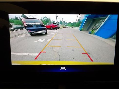 Used 2025 Chevrolet Trax RS w/ Driver Confidence Package FWD image 23