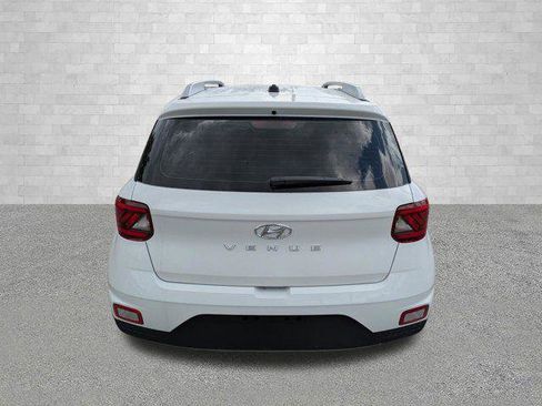 New 2026 Hyundai Venue SEL image 3