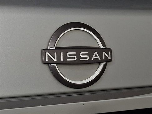 Used 2022 Nissan Armada SL w/ Captain's Chairs Package image 31