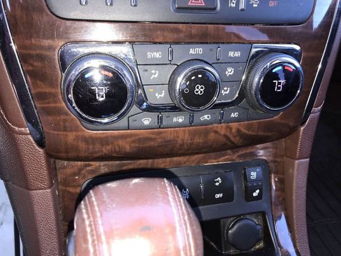 Used 2014 Buick Enclave Premium image 18