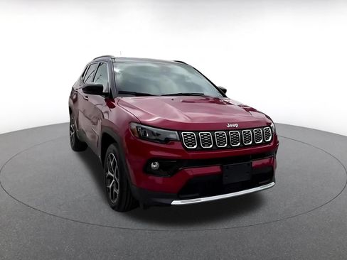 Used 2025 Jeep Compass Limited AWD/4WD image 3